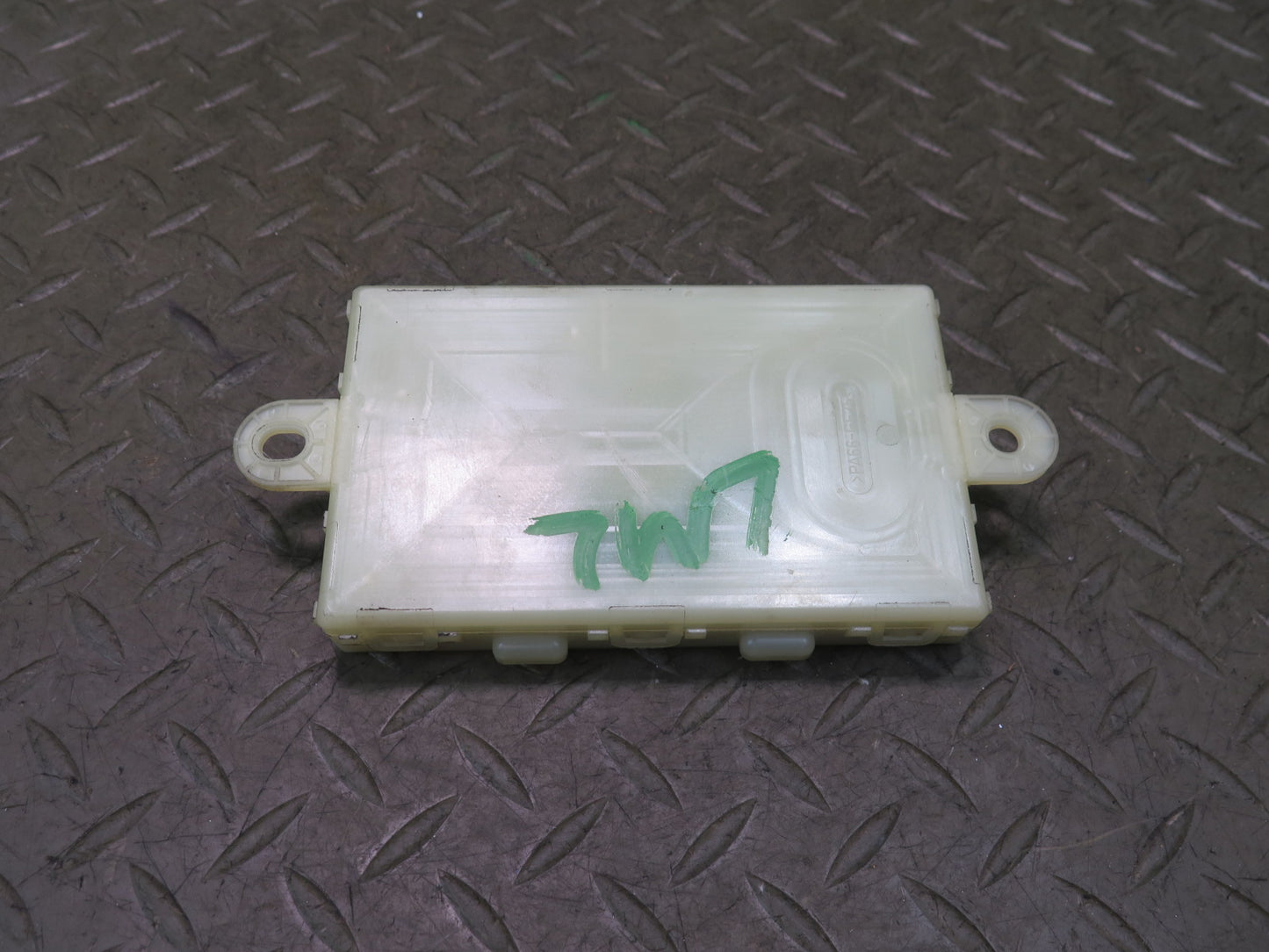 2012-2015 Mercedes X166 W166 Ml-class Keyless Entry Control Module 1669001601