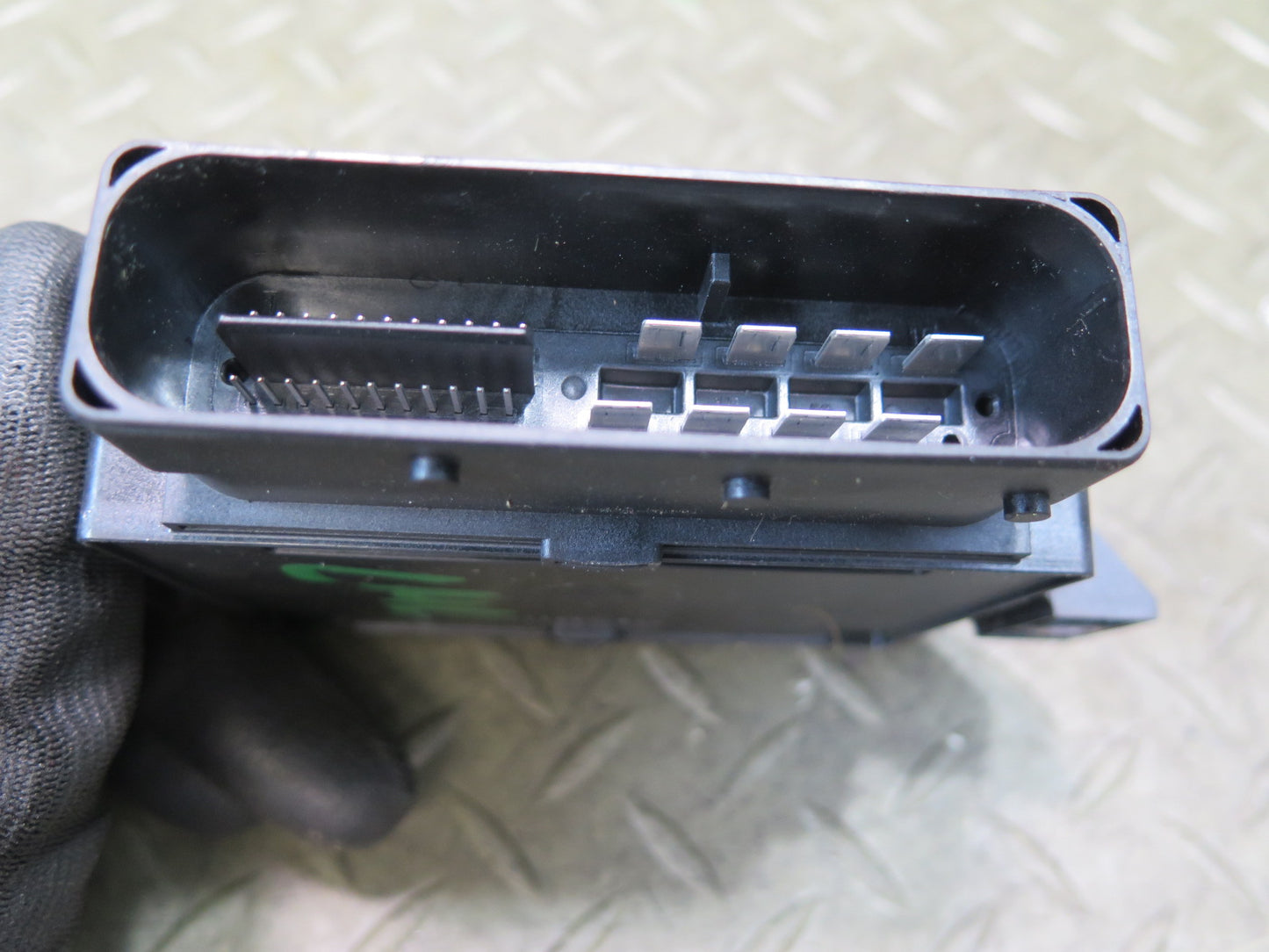 2012-2015 Mercedes X166 W166 Ml-class Parking Brake Control Module 1669002700