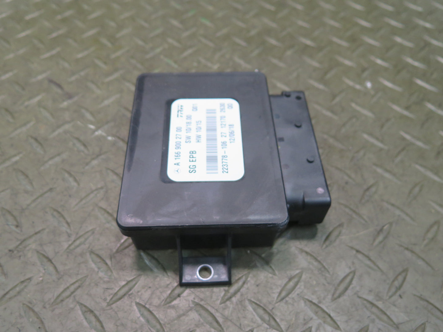 2012-2015 Mercedes X166 W166 Ml-class Parking Brake Control Module 1669002700