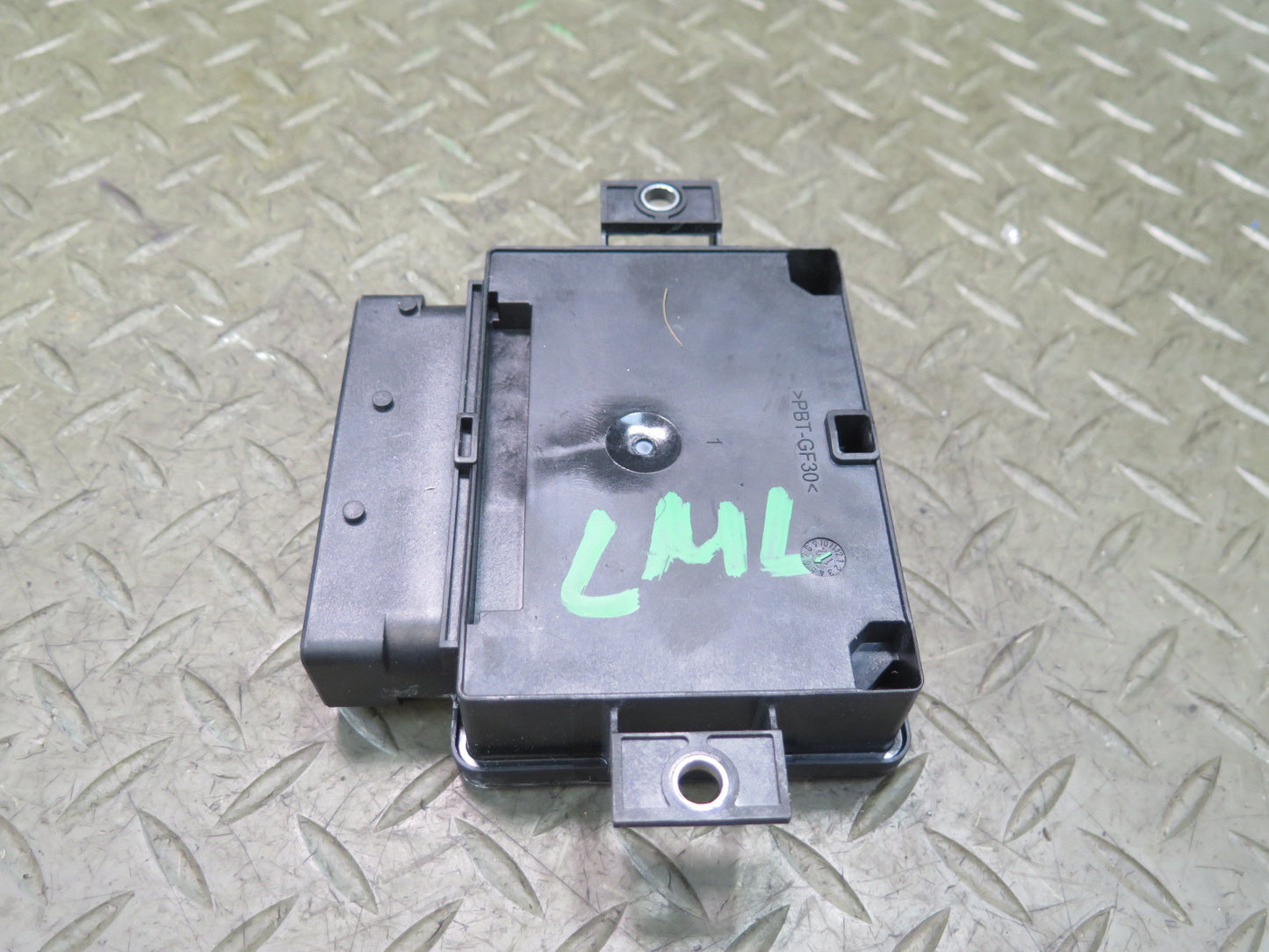 2012-2015 Mercedes X166 W166 Ml-class Parking Brake Control Module 1669002700