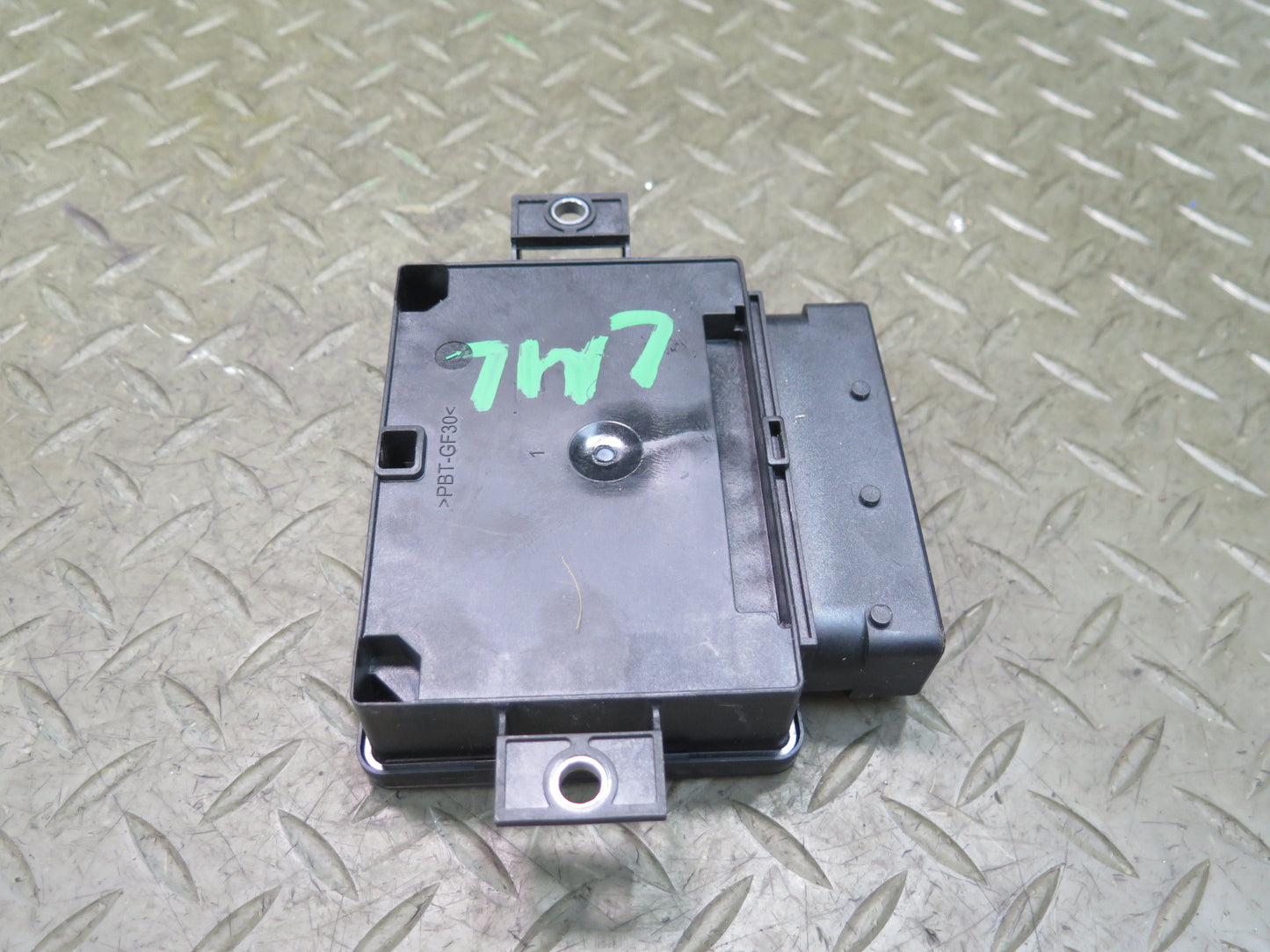 2012-2015 Mercedes X166 W166 Ml-class Parking Brake Control Module 1669002700