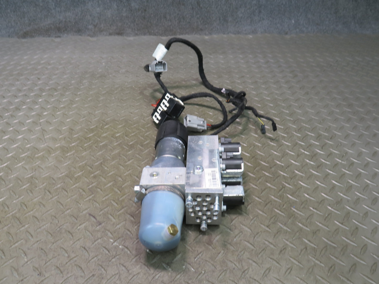 10-19 Nissan Z34 370Z Convert TOP Roof Hydraulic Pump Motor w Insulation OEM