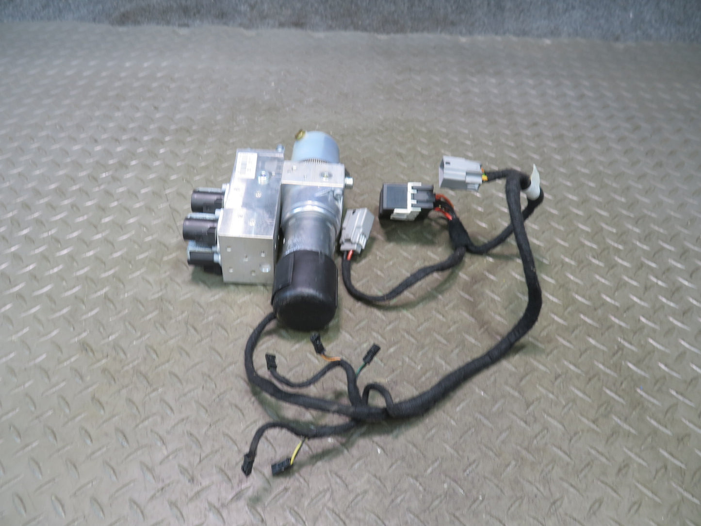10-19 Nissan Z34 370Z Convert TOP Roof Hydraulic Pump Motor w Insulation OEM