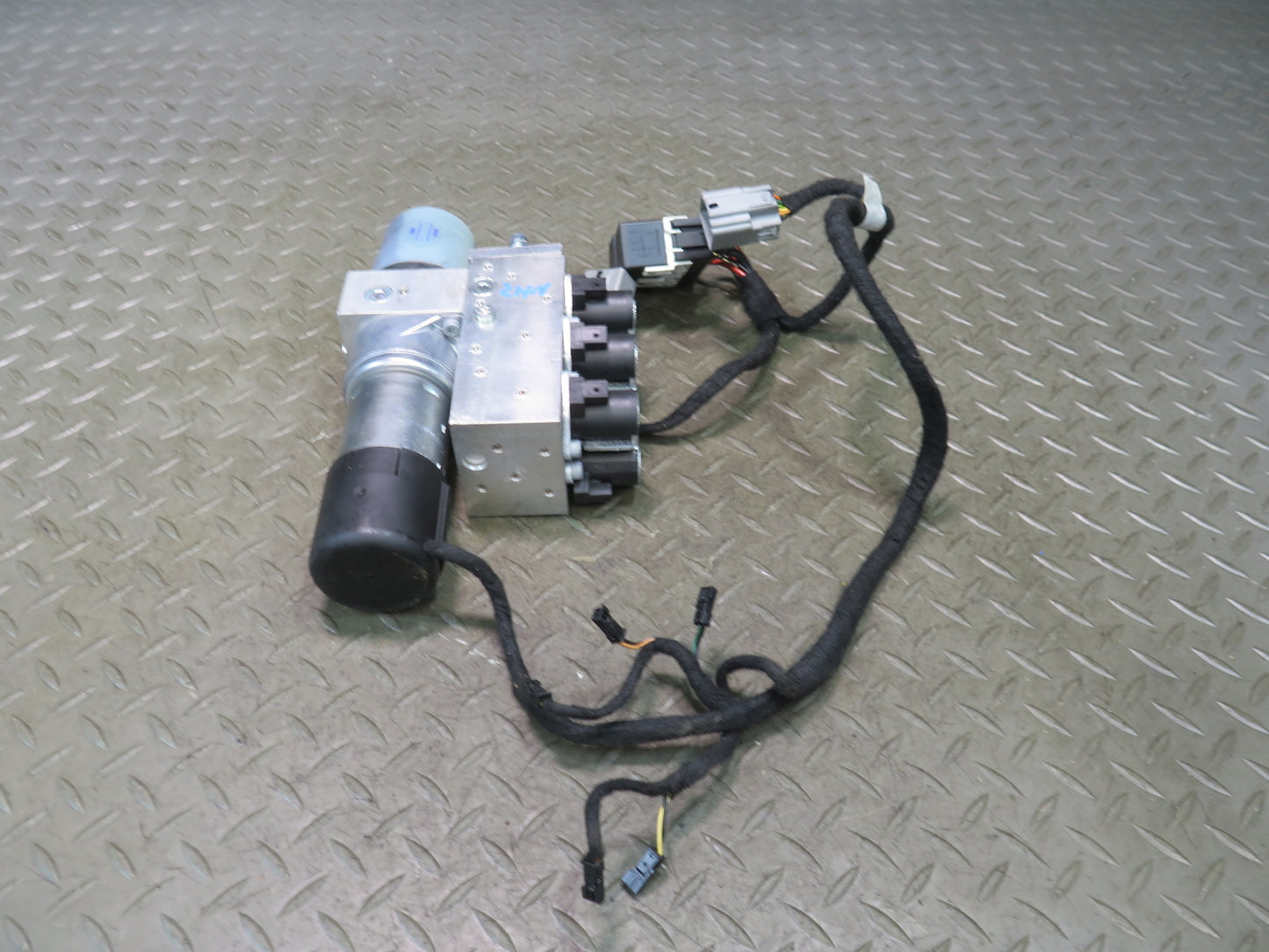 10-19 Nissan Z34 370Z Convert TOP Roof Hydraulic Pump Motor w Insulation OEM
