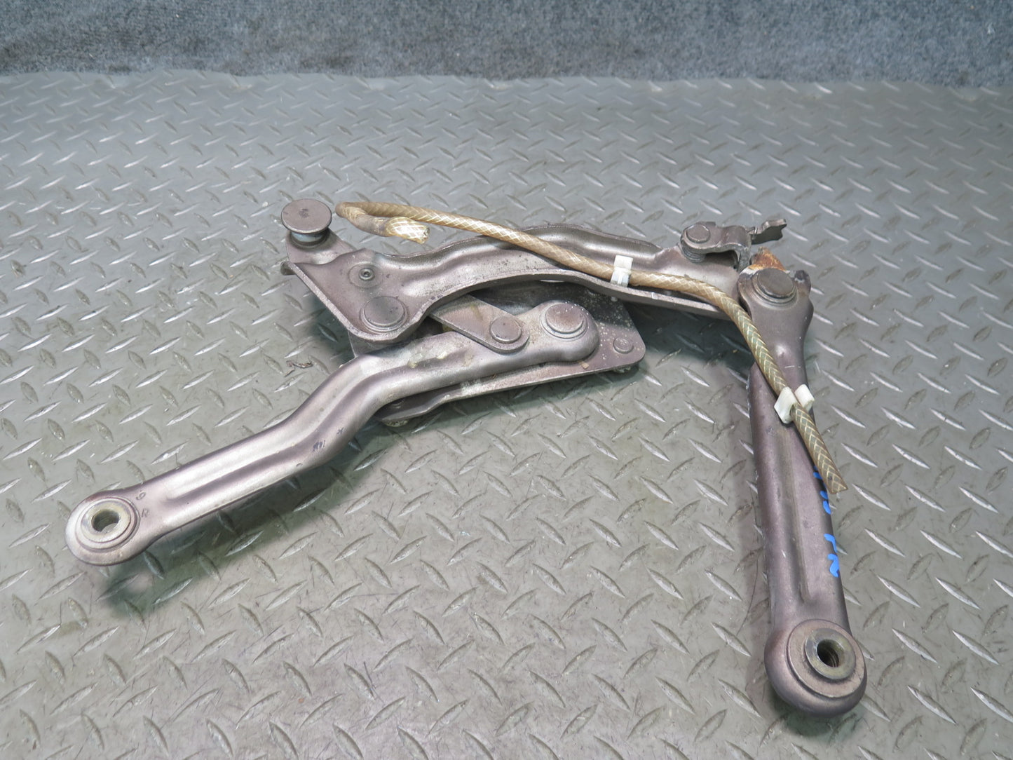86-91 Mercedes W126 560SEL Front Left & Right Hood Hinge w Springs Set OEM