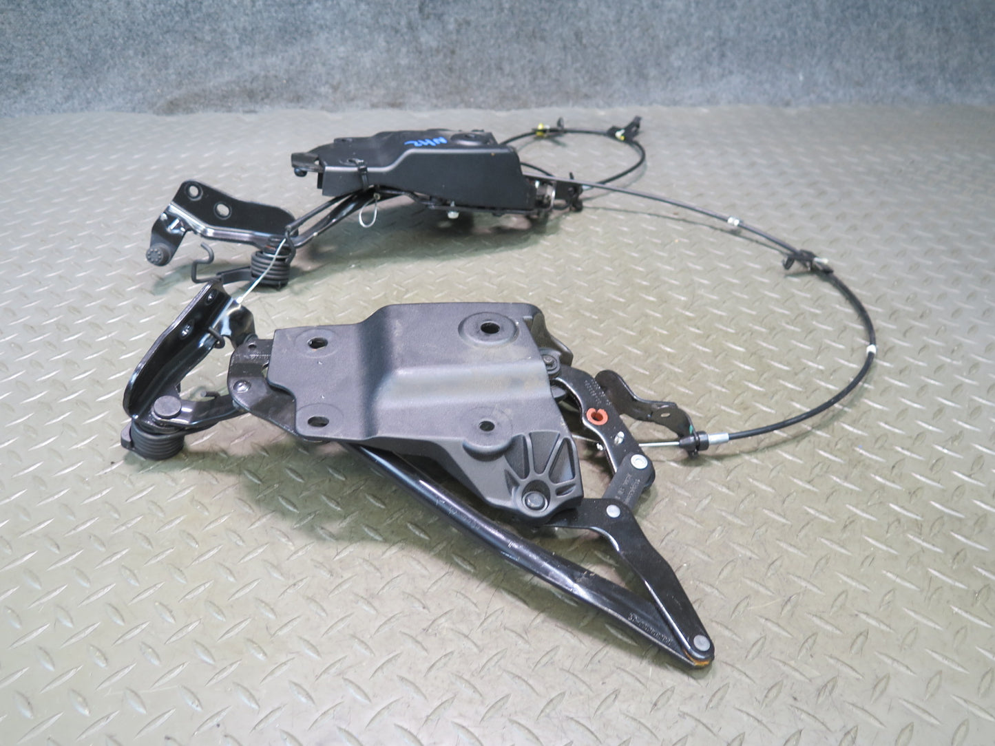 10-19 Nissan 370Z Z34 Convertible Set of 2 Rear Left & Right TOP Roof Hinge OEM