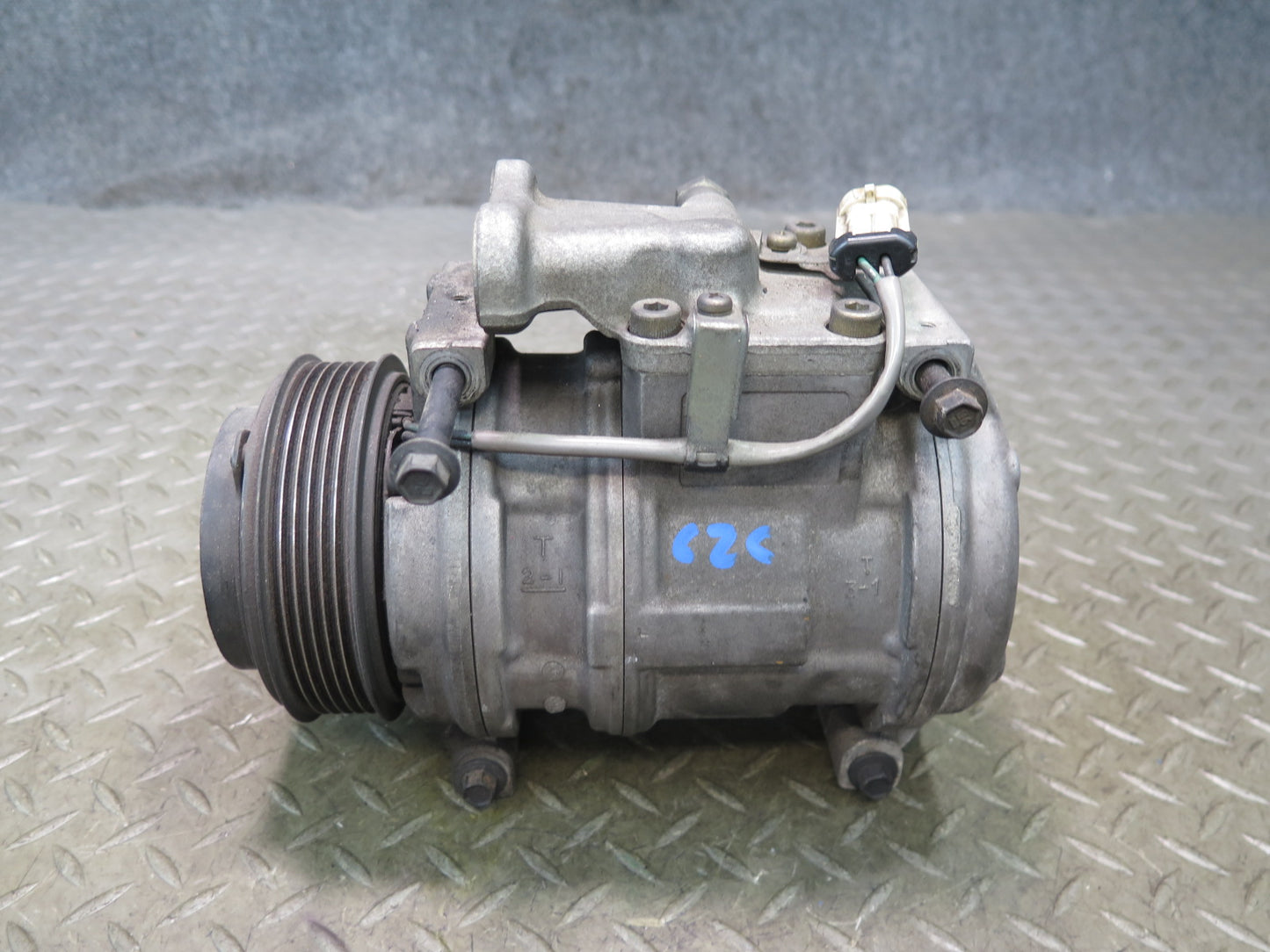1992 Chevrolet Corvette C4 A/C Air Condition Compressor 10135691 OEM