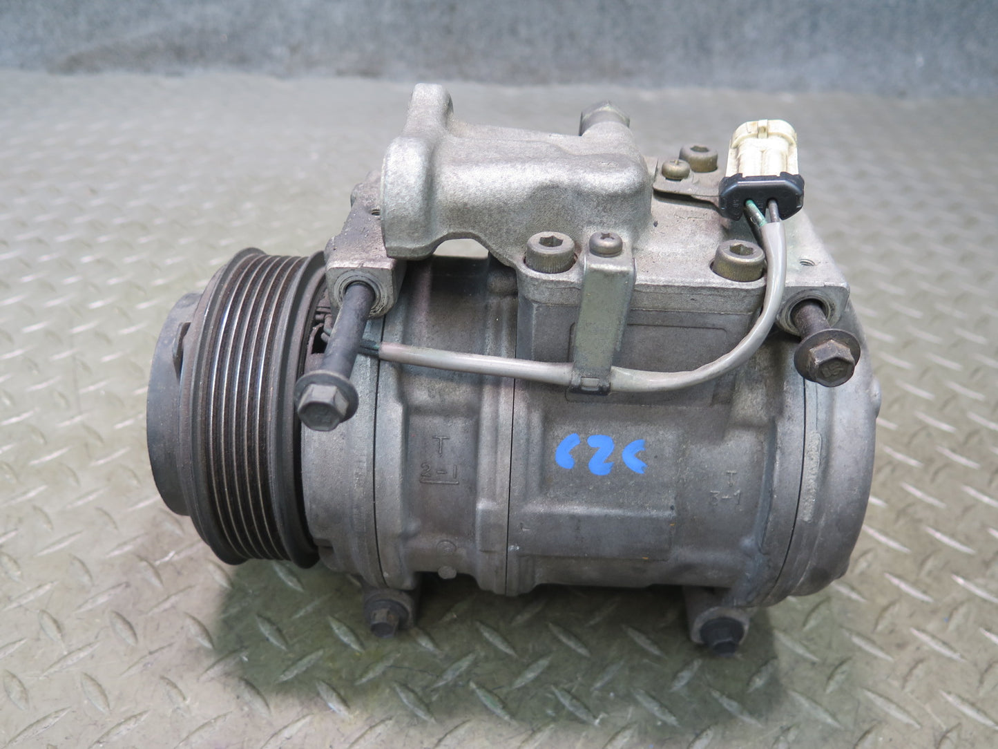 1992 Chevrolet Corvette C4 A/C Air Condition Compressor 10135691 OEM