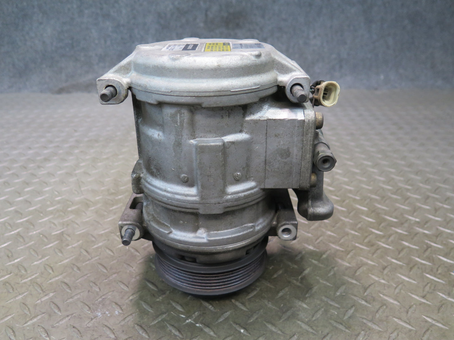 1992 Chevrolet Corvette C4 A/C Air Condition Compressor 10135691 OEM