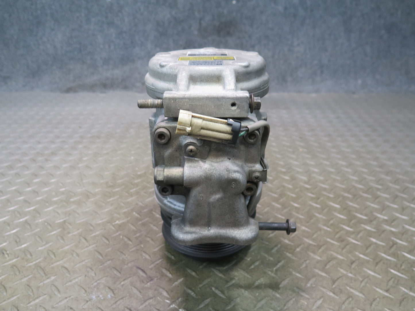 1992 Chevrolet Corvette C4 A/C Air Condition Compressor 10135691 OEM