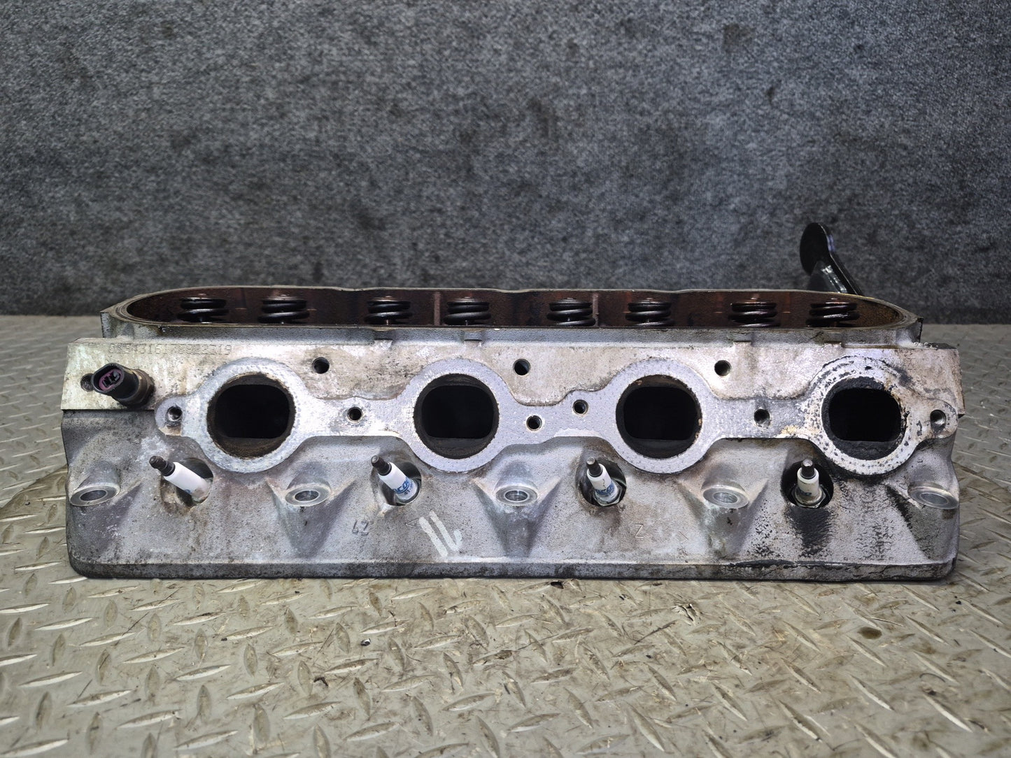 2003-2007 Hummer H2 6.0L LQ4 Engine Motor Left Cylinder Head