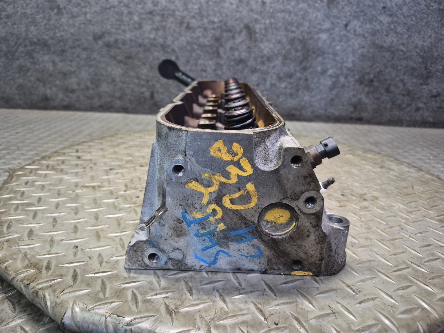 2003-2007 Hummer H2 6.0L LQ4 Engine Motor Left Cylinder Head