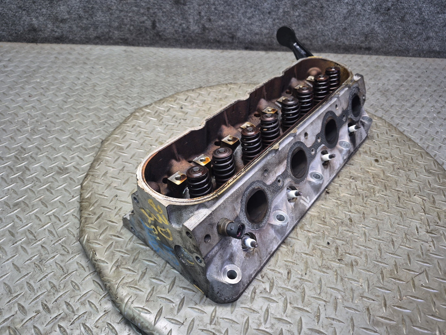 2003-2007 Hummer H2 6.0L LQ4 Engine Motor Left Cylinder Head