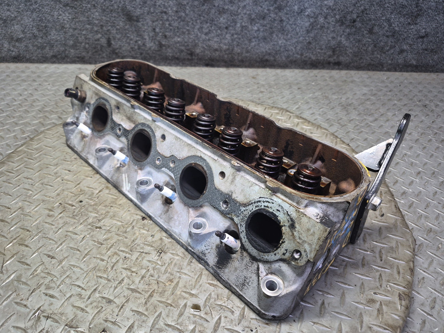 2003-2007 Hummer H2 6.0L LQ4 Engine Motor Left Cylinder Head