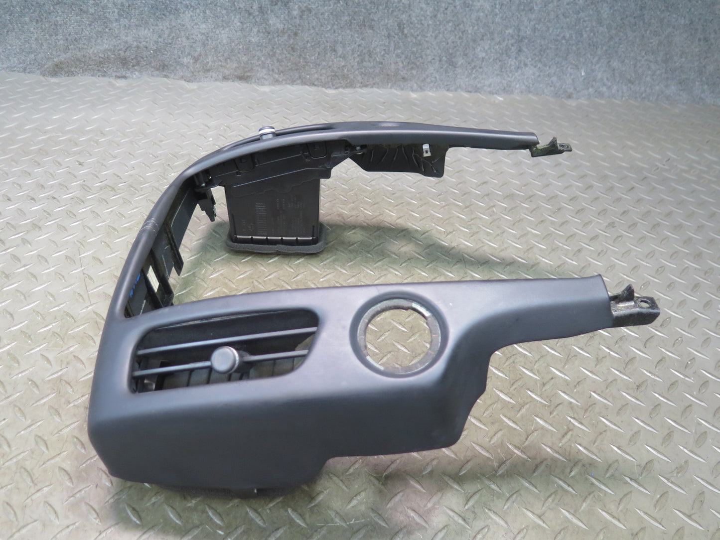 09-20 Nissan Z34 370Z Dash Center Air Vent Radio Screen Trim Bezel w Navi