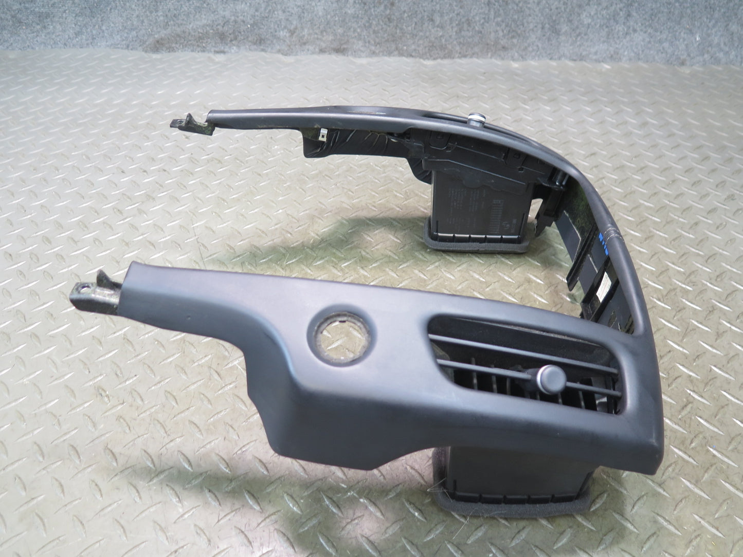 09-20 Nissan Z34 370Z Dash Center Air Vent Radio Screen Trim Bezel w Navi