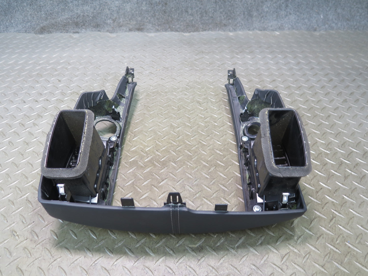09-20 Nissan Z34 370Z Dash Center Air Vent Radio Screen Trim Bezel w Navi