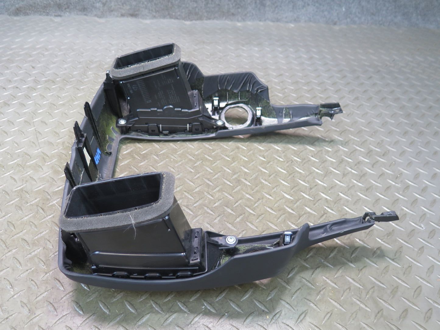 09-20 Nissan Z34 370Z Dash Center Air Vent Radio Screen Trim Bezel w Navi
