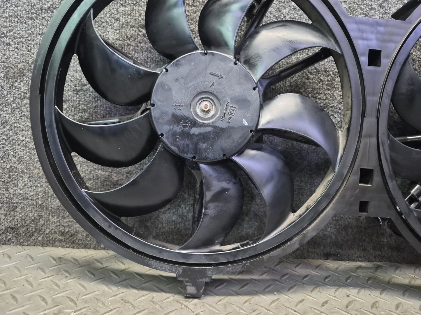 09-20 Nissan Z34 370Z Engine Cooling Dual Fan Motor Shroud OEM