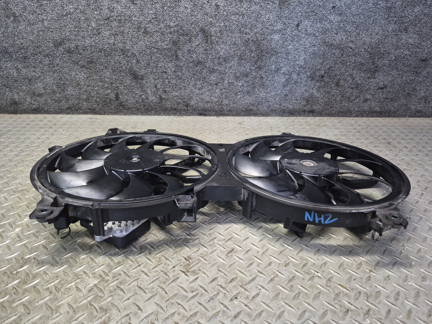 09-20 Nissan Z34 370Z Engine Cooling Dual Fan Motor Shroud OEM