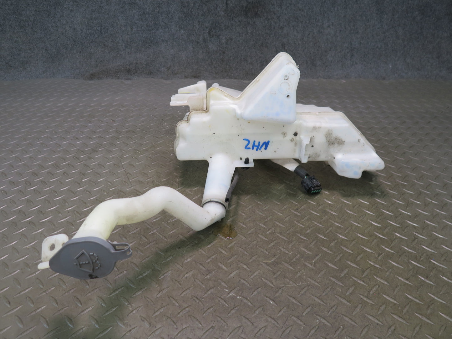 13-20 Nissan Z34 370Z Windshield Washer Reservoir Bottle Tank w Pump & Neck OEM