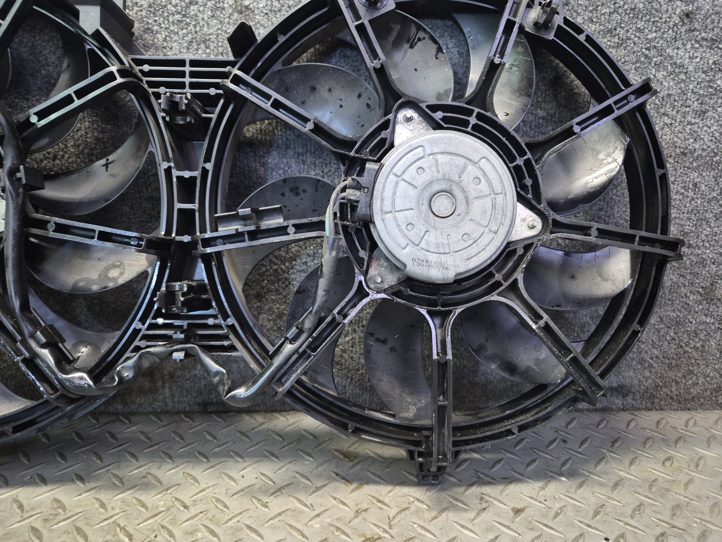 09-20 Nissan Z34 370Z Engine Cooling Dual Fan Motor Shroud OEM