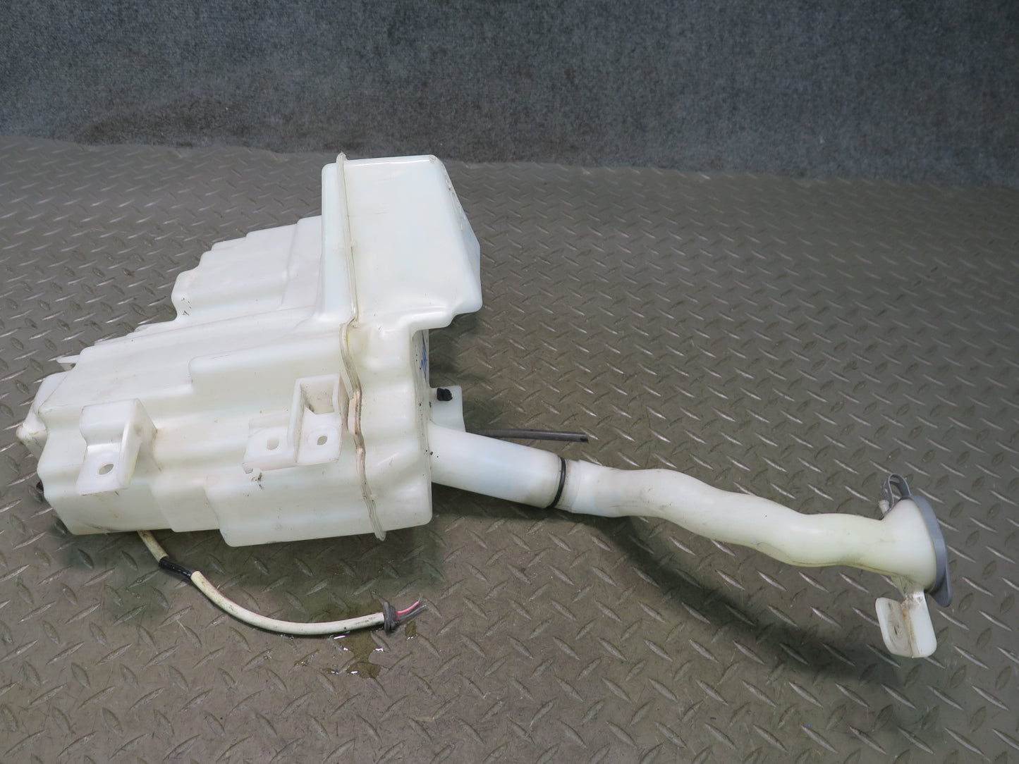 13-20 Nissan Z34 370Z Windshield Washer Reservoir Bottle Tank w Pump & Neck OEM