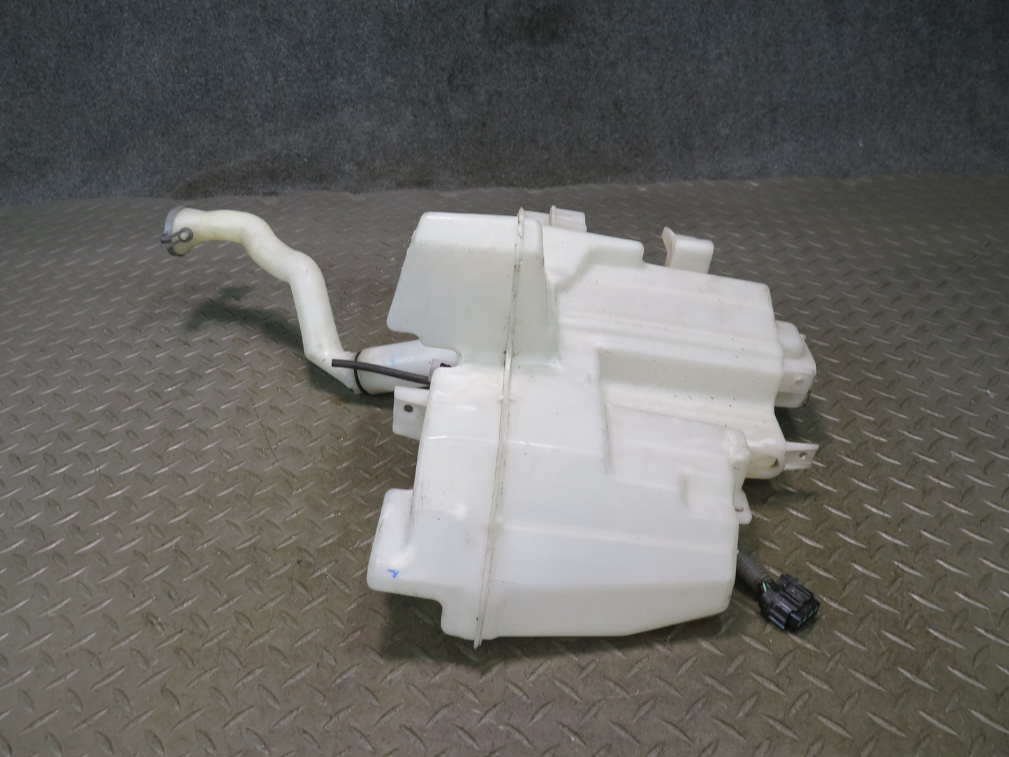 13-20 Nissan Z34 370Z Windshield Washer Reservoir Bottle Tank w Pump & Neck OEM