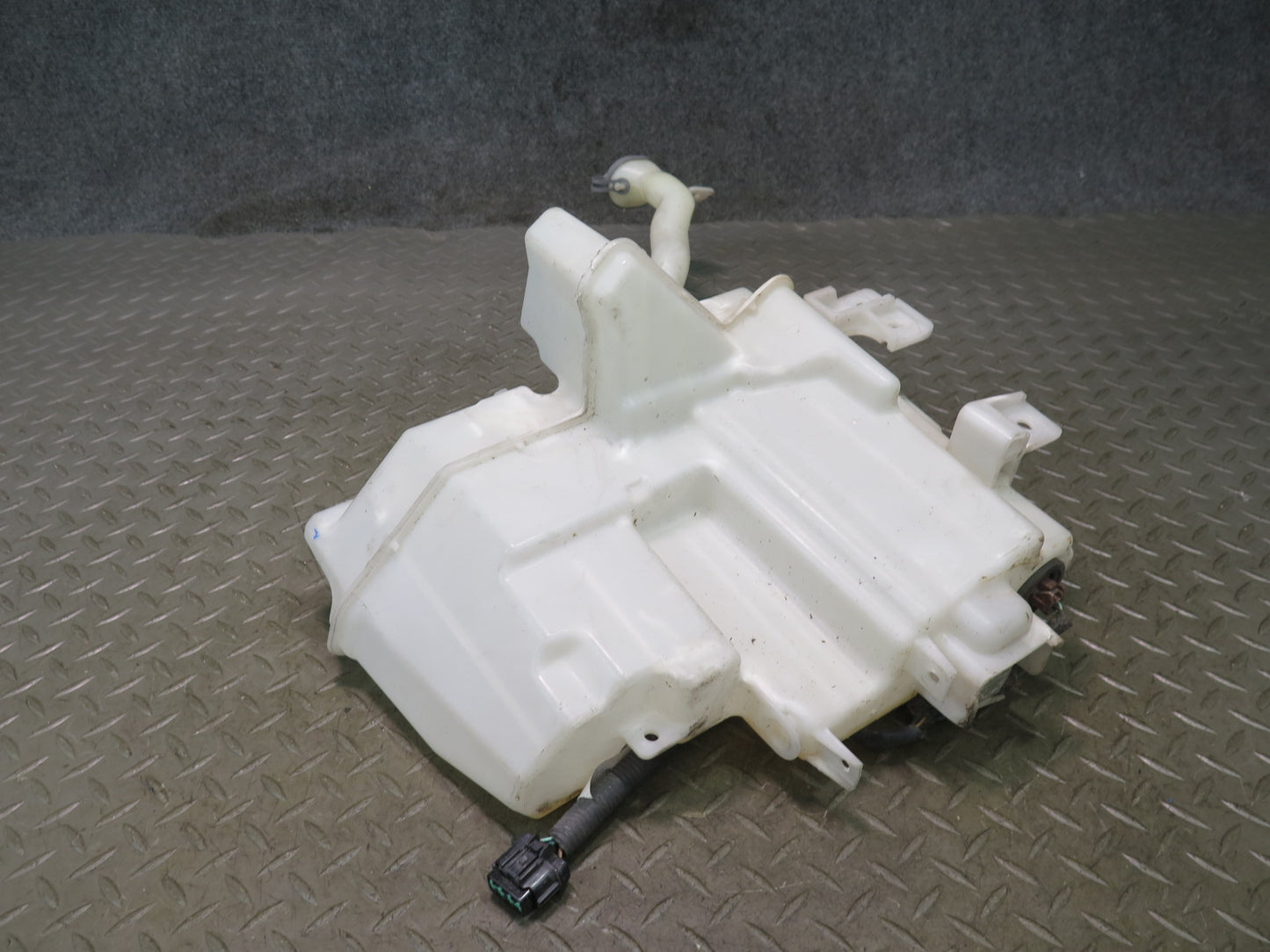 13-20 Nissan Z34 370Z Windshield Washer Reservoir Bottle Tank w Pump & Neck OEM
