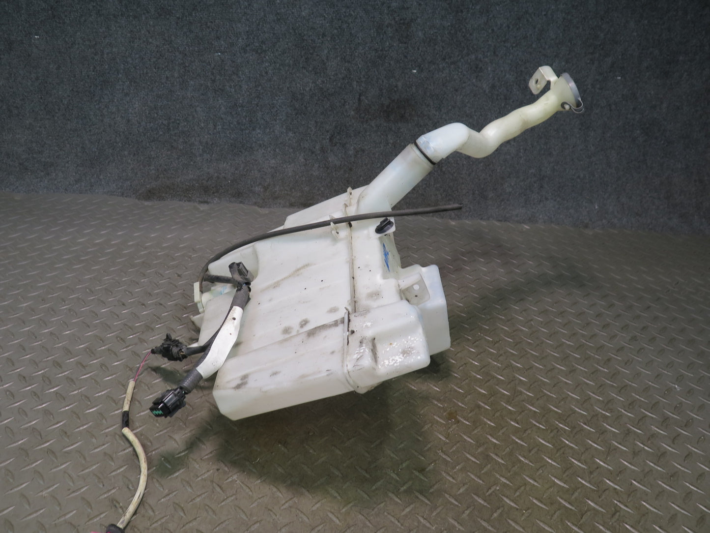 13-20 Nissan Z34 370Z Windshield Washer Reservoir Bottle Tank w Pump & Neck OEM