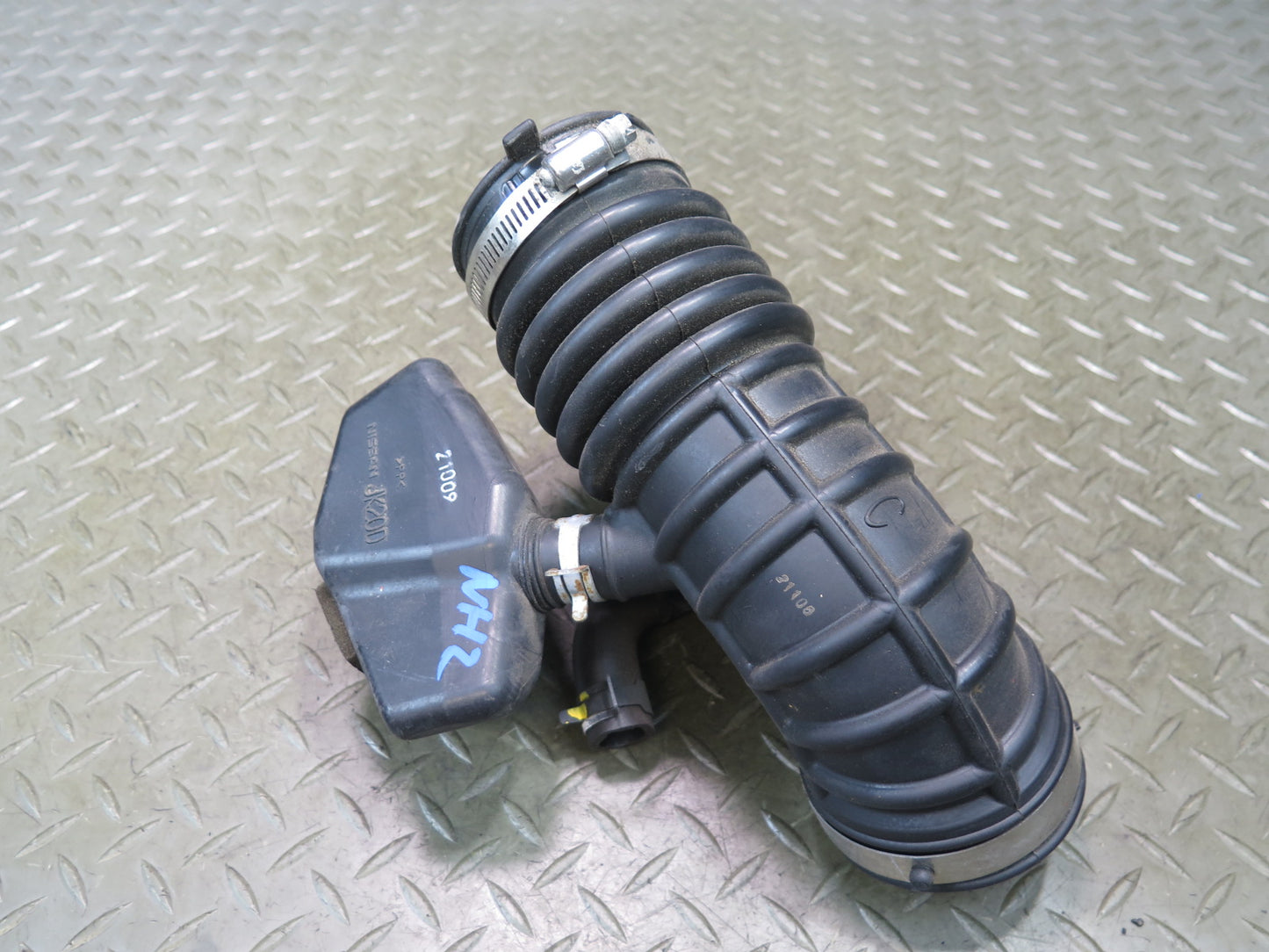 09-20 Nissan Z34 370Z VQ37VHR Left Air Intake Resonator Duct Hose Damaged