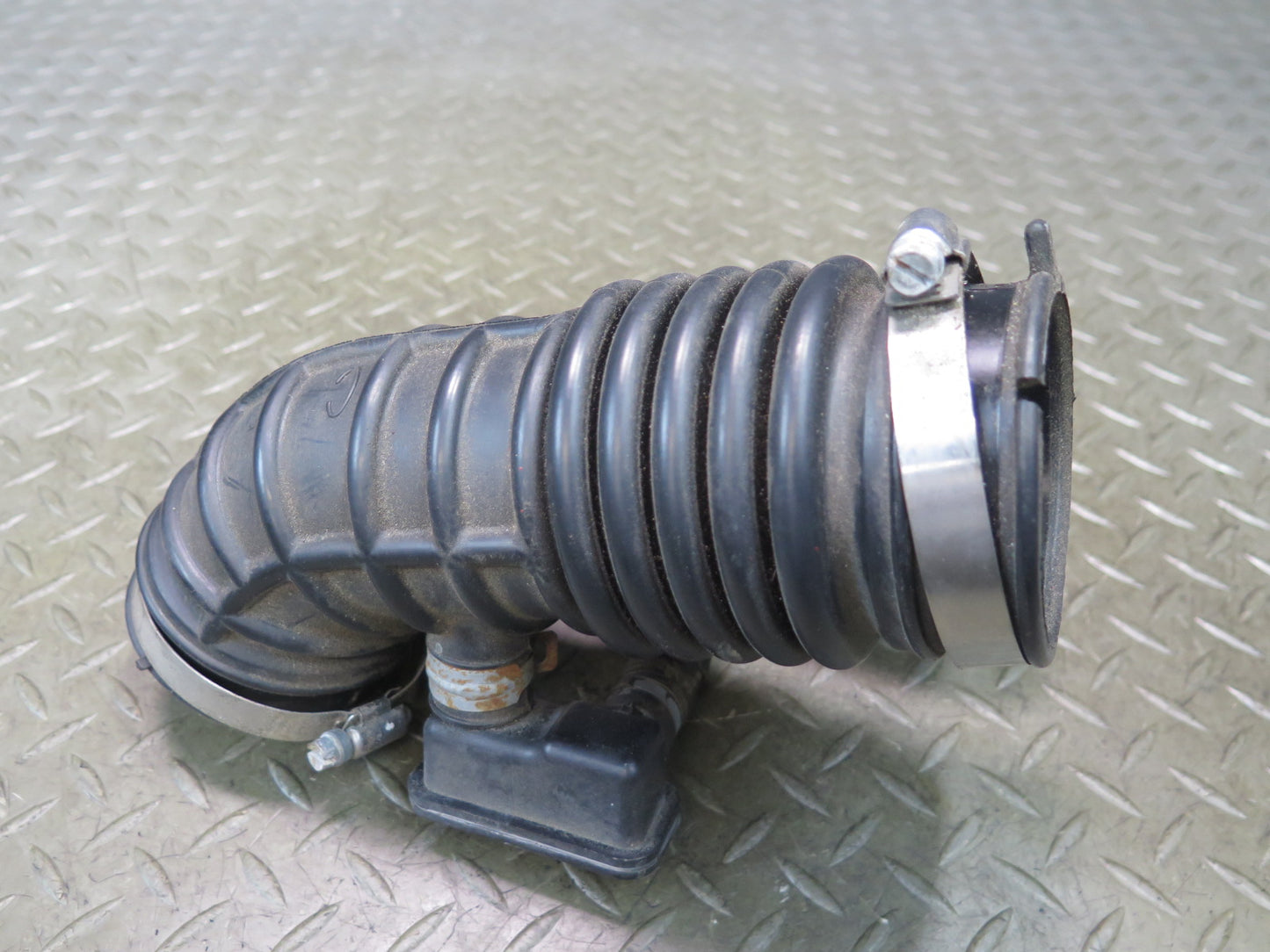 09-20 Nissan Z34 370Z VQ37VHR Left Air Intake Resonator Duct Hose Damaged