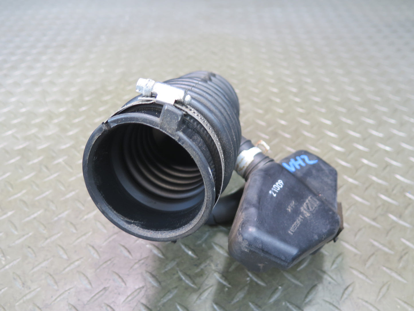 09-20 Nissan Z34 370Z VQ37VHR Left Air Intake Resonator Duct Hose Damaged