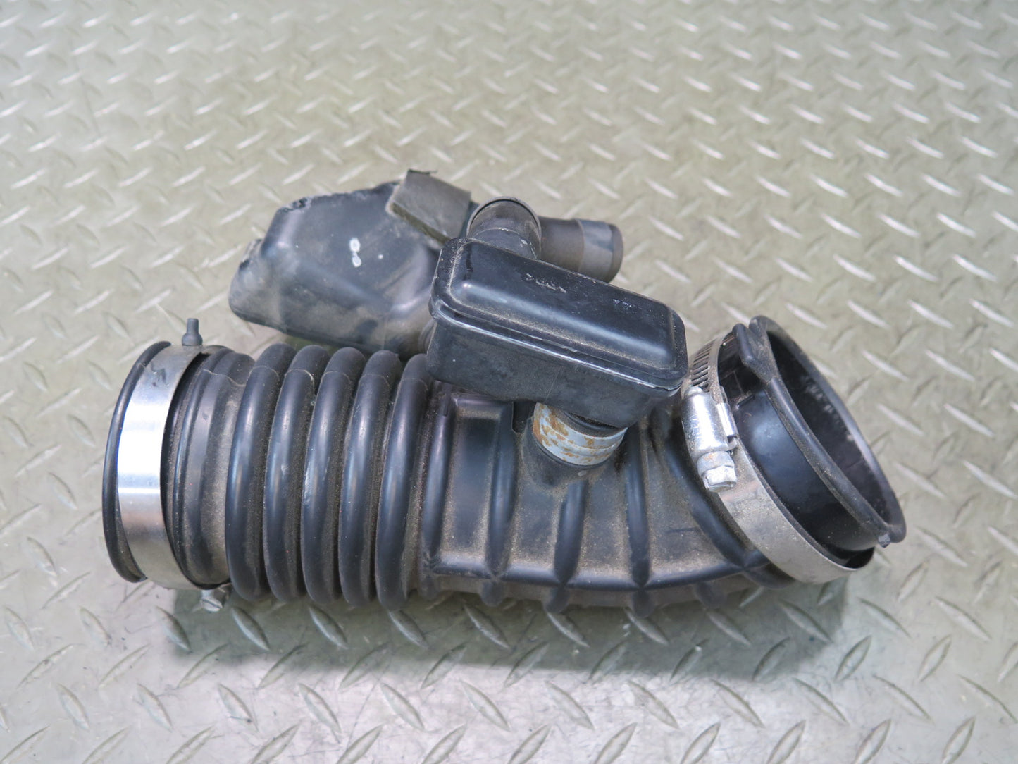 09-20 Nissan Z34 370Z VQ37VHR Left Air Intake Resonator Duct Hose Damaged