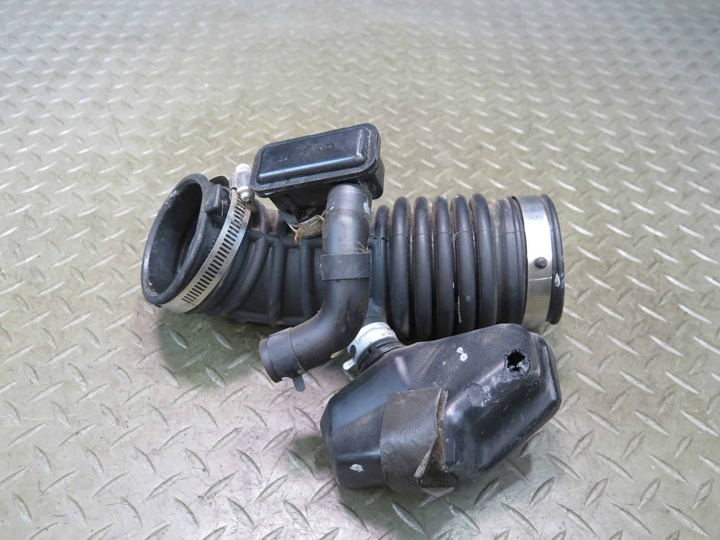 09-20 Nissan Z34 370Z VQ37VHR Left Air Intake Resonator Duct Hose Damaged
