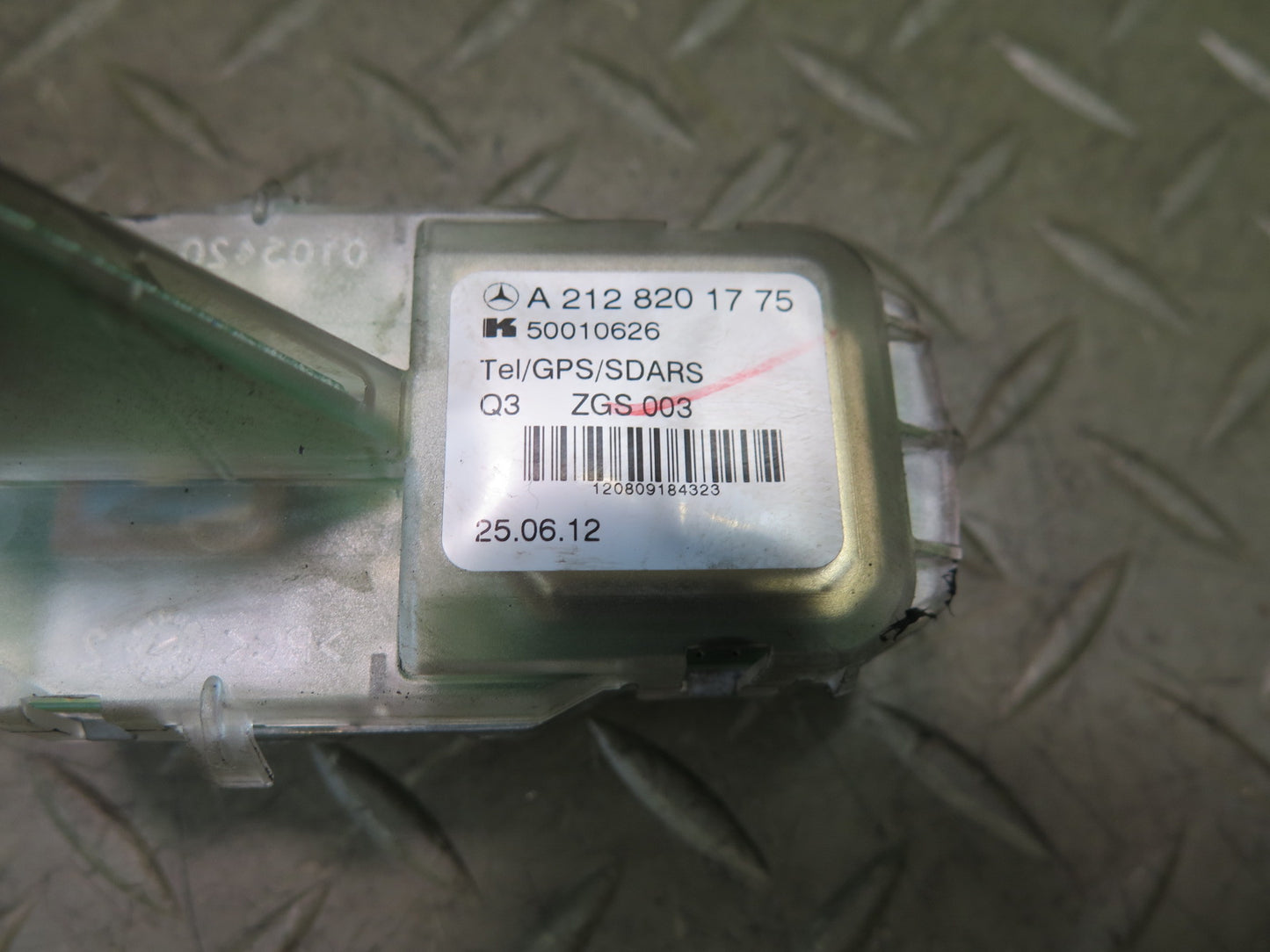 2012-2015 Mercedes X166 W166 Ml-class Roof Shark FIN Satellite Radio Antenna