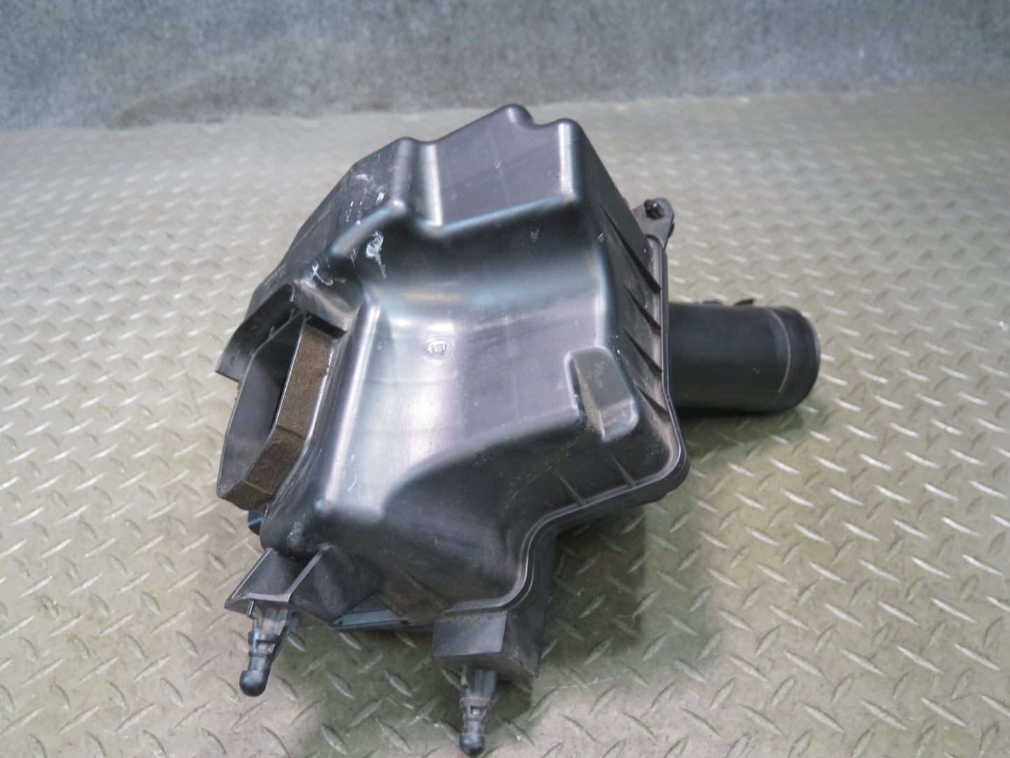 09-20 Nissan Z34 370Z Right Air Intake Cleaner Filter Box w MAF Sensor OEM