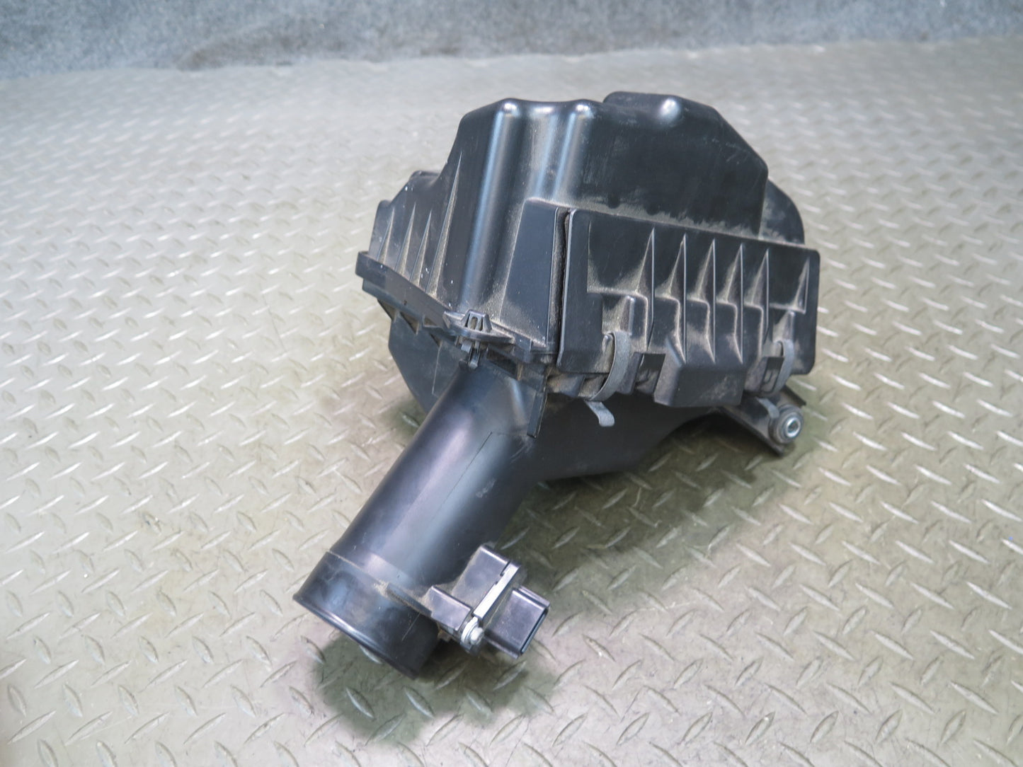 09-20 Nissan Z34 370Z Right Air Intake Cleaner Filter Box w MAF Sensor OEM