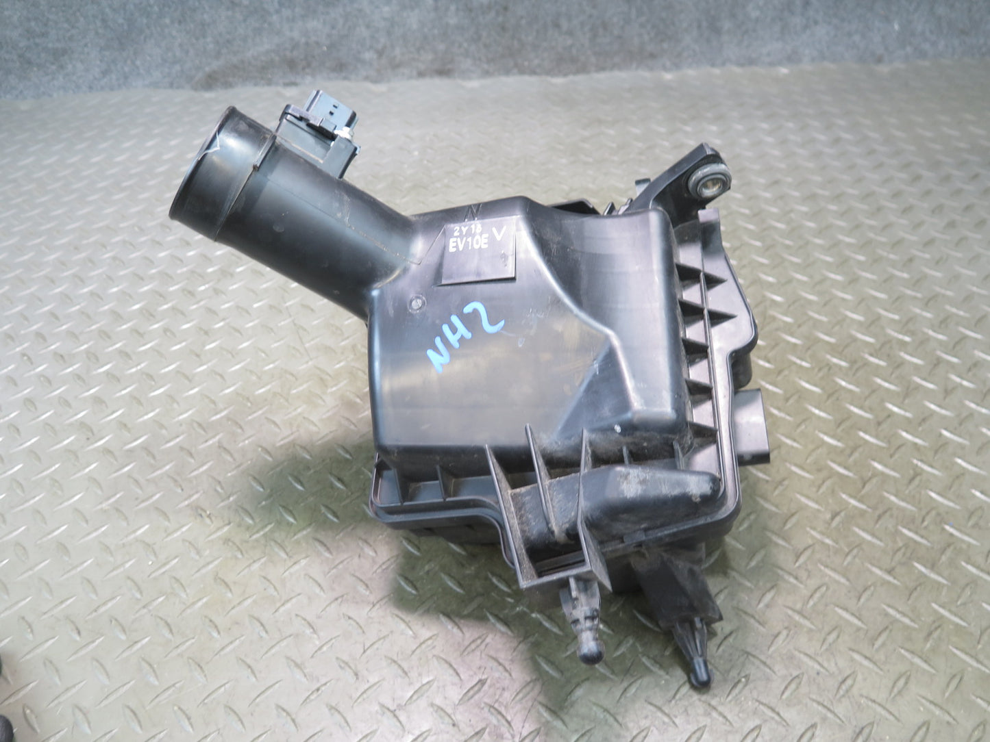 09-20 Nissan Z34 370Z Right Air Intake Cleaner Filter Box w MAF Sensor OEM