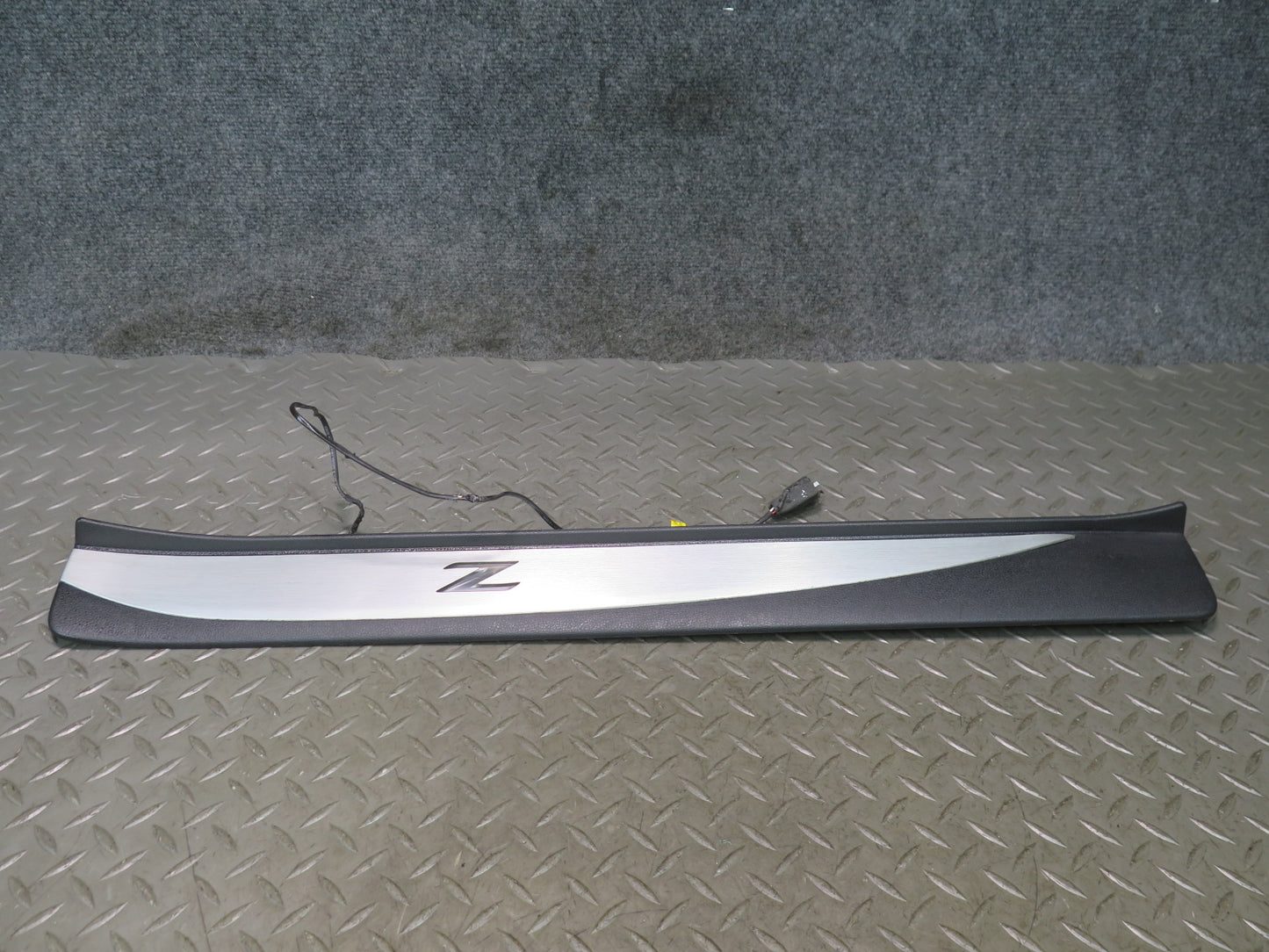 09-20 Nissan Z34 370Z Illuminated Left Right Door Scuff Sill Plate Trim Set OEM