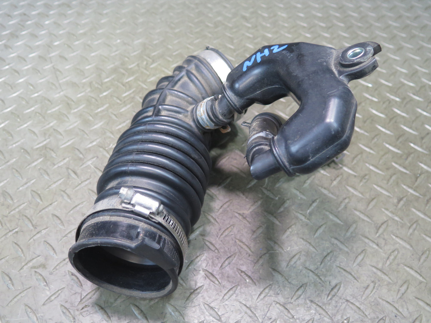 09-20 Nissan Z34 370Z VQ37VHR Right Air Intake Resonator Duct Hose Pipe OEM