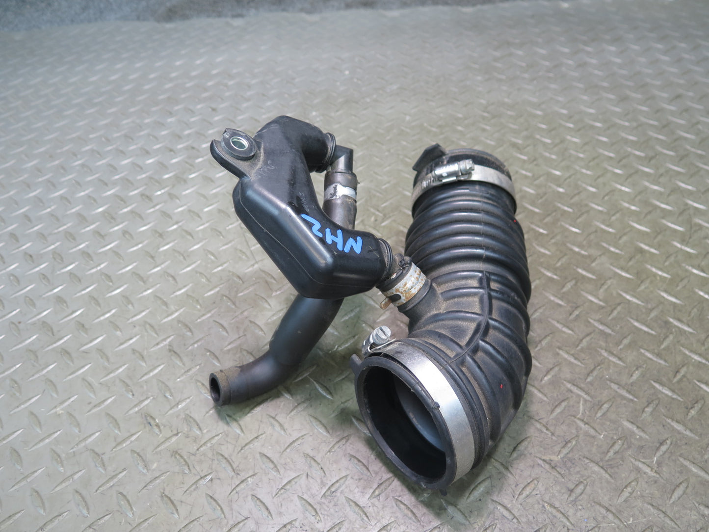 09-20 Nissan Z34 370Z VQ37VHR Right Air Intake Resonator Duct Hose Pipe OEM