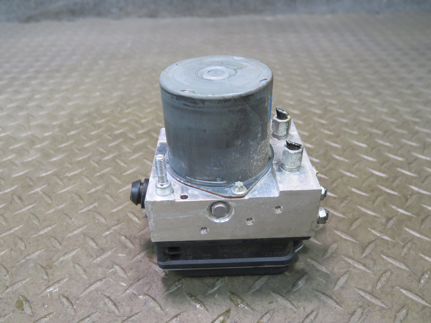 13-14 Nissan Z34 370Z A/T Convertible ABS Anti-lock Brake Pump Module Unit OEM