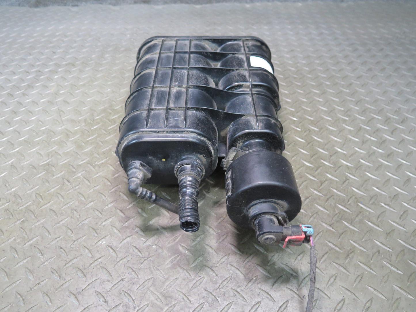 2012-2015 Mercedes X166 W166 Ml-class Fuel Evap Vapor Charcoal Canister