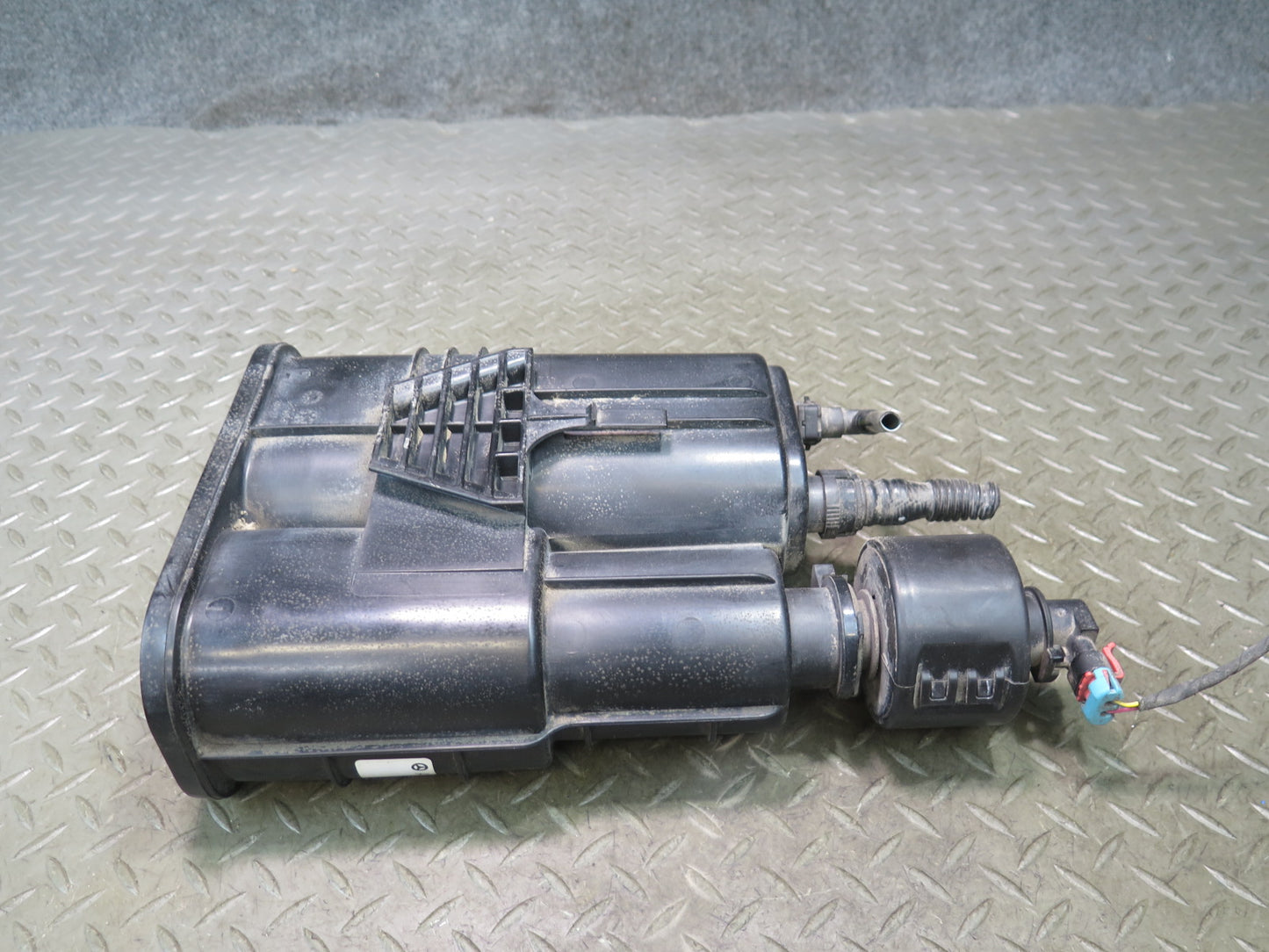 2012-2015 Mercedes X166 W166 Ml-class Fuel Evap Vapor Charcoal Canister