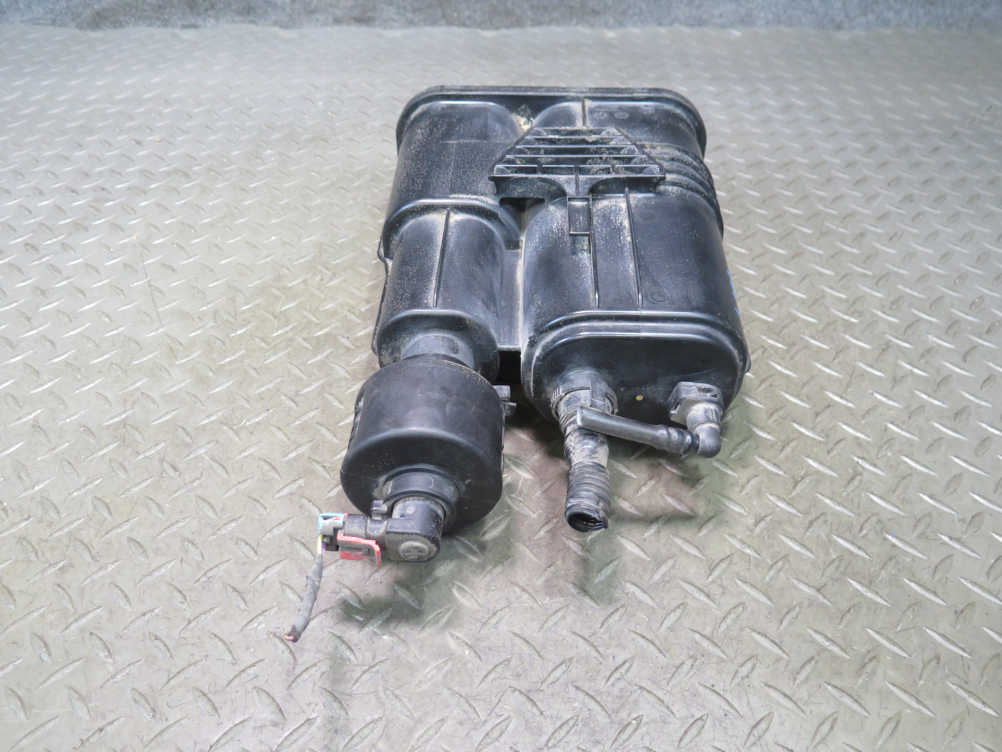 2012-2015 Mercedes X166 W166 Ml-class Fuel Evap Vapor Charcoal Canister