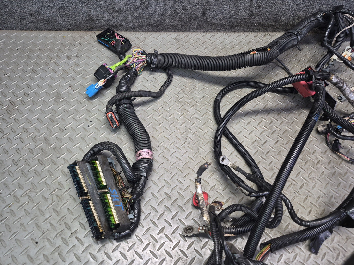 2004 Hummer H2 6.0L LQ4 Engine Motor Wire Wiring Harness