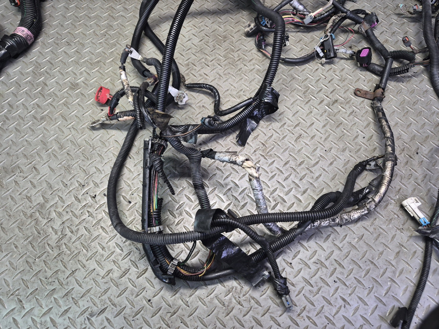 2004 Hummer H2 6.0L LQ4 Engine Motor Wire Wiring Harness
