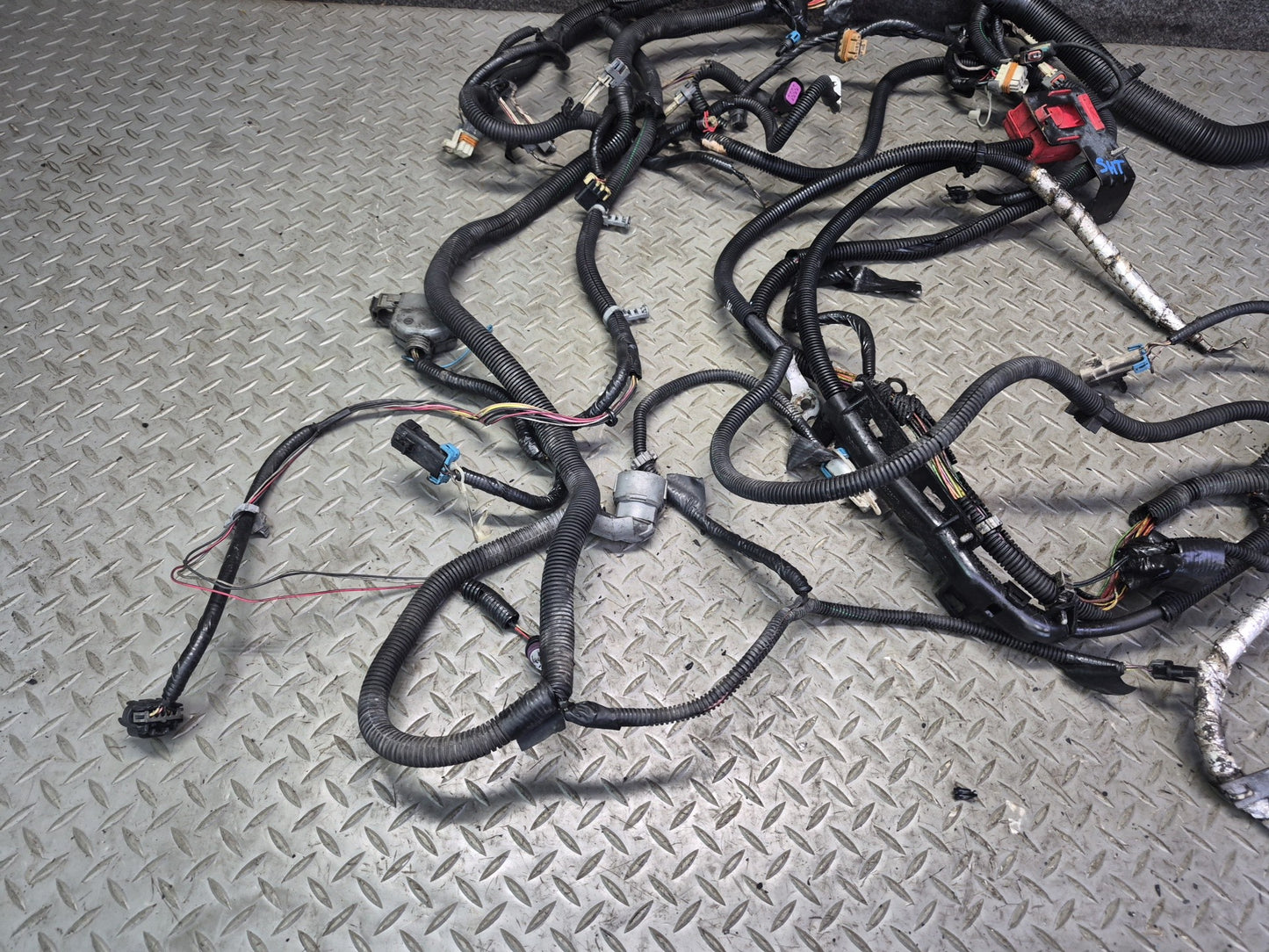 2004 Hummer H2 6.0L LQ4 Engine Motor Wire Wiring Harness