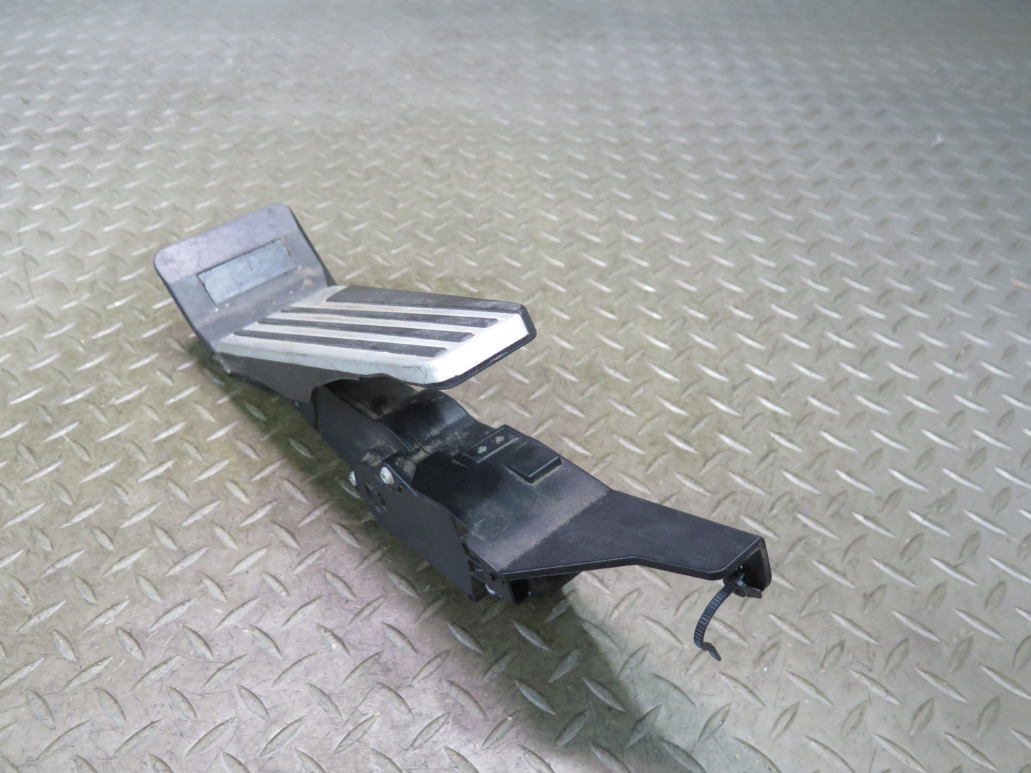 09-20 Nissan Z34 370Z Gas Accelerator Throttle Pedal Assembly 18002-1NC0C OEM